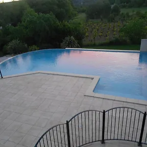 https://le-chateau-saint-martin-saint-martin-dardeche.hotels-rhonealpes.com